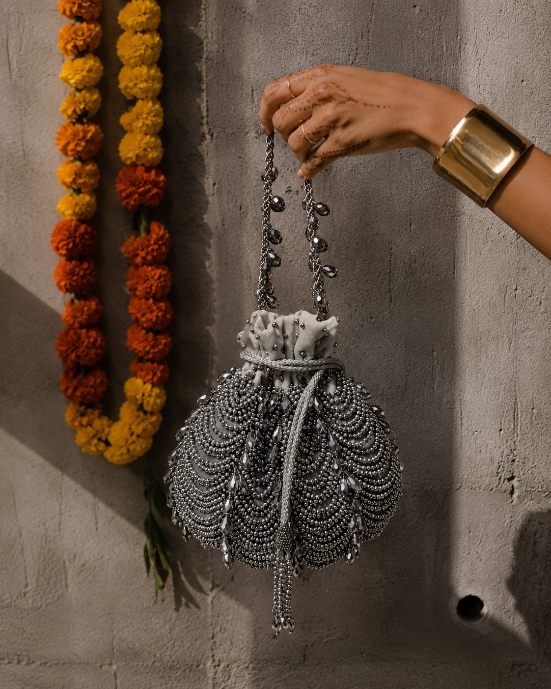 Étoile Pearl Potli (Grey)