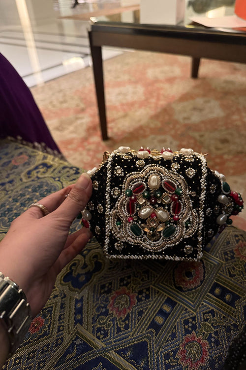 Heer Zari Potli